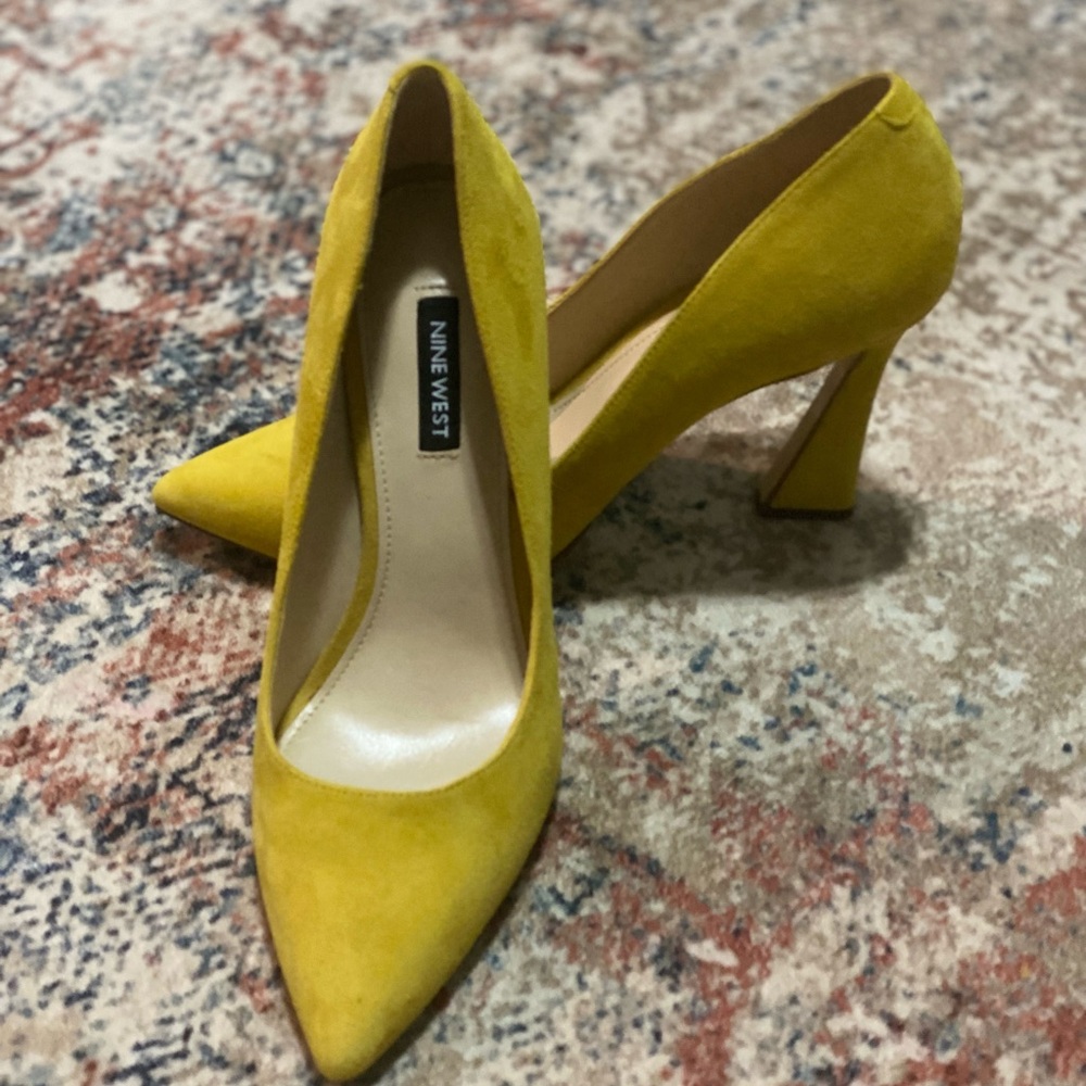 Nine West Yellow Suede Women's Pumps
